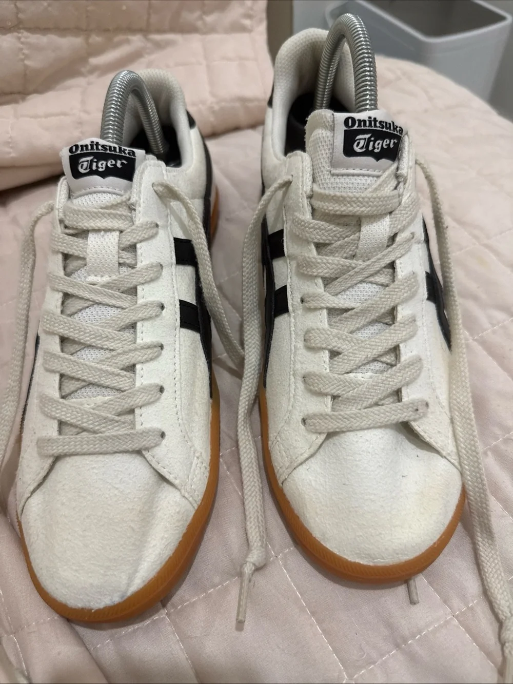 Onitsuka Tiger Cream & Black Logo Tongue Label